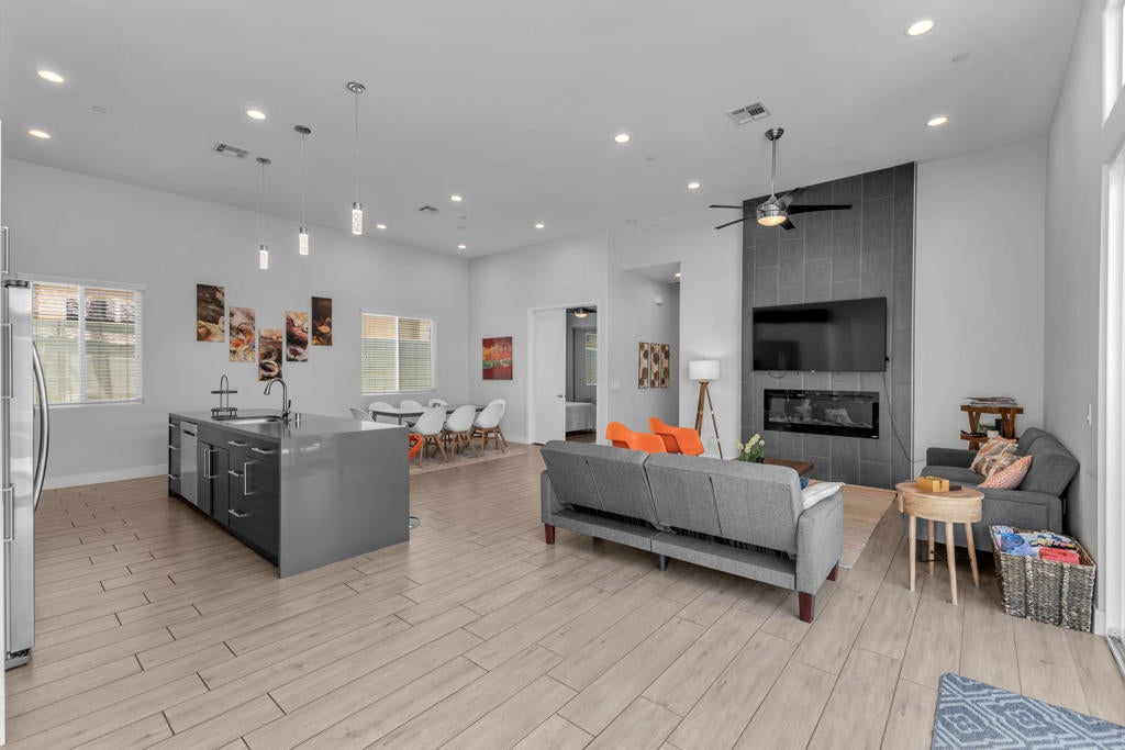 Photo of Listing #219137358DA