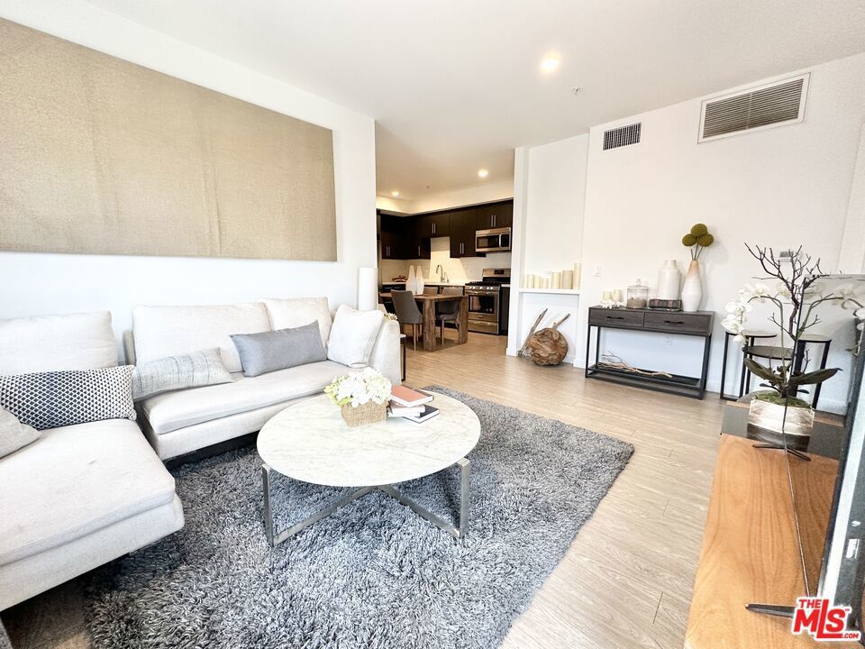 Photo of Listing #25609157