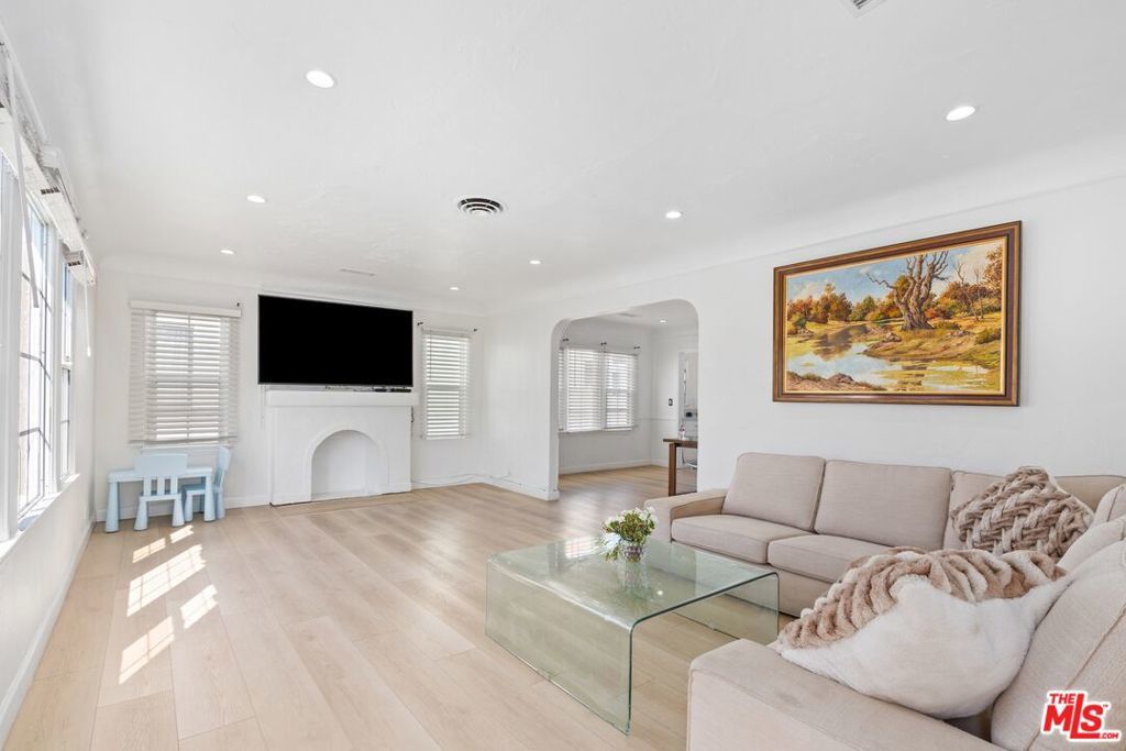 Photo of Listing #25599005