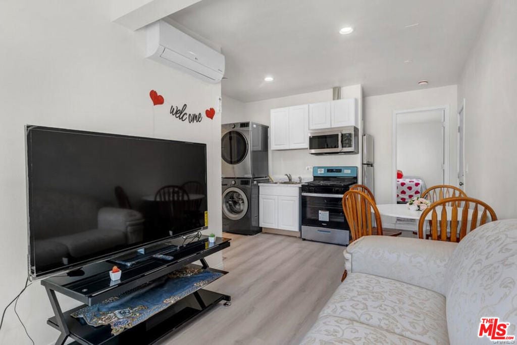 Photo of Listing #25609777