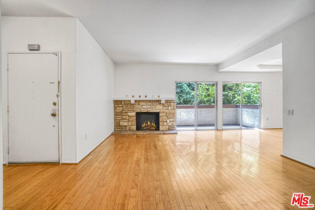 Photo of Listing #25610705