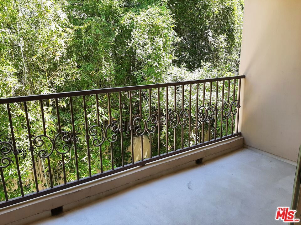 Photo of Listing #25610763