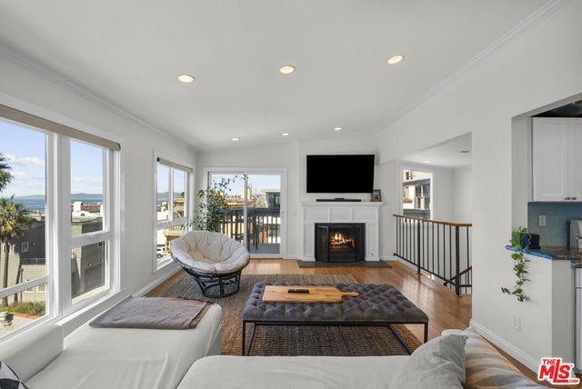 118 7th Street, Manhattan Beach.