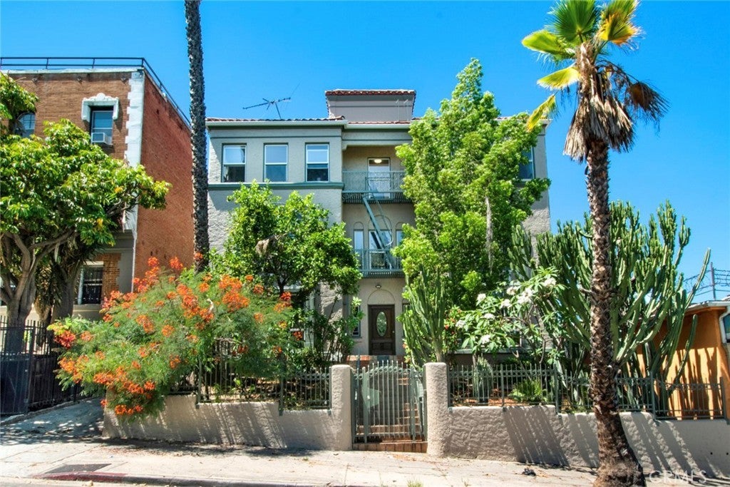 Photo of Listing #SB25248104