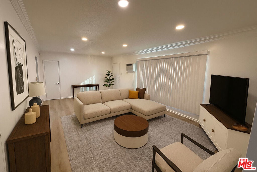 Photo of Listing #25611347