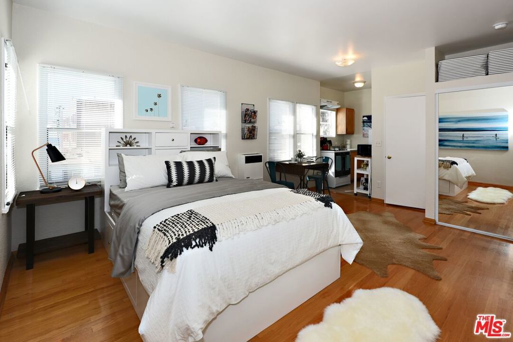 Photo of Listing #25611569