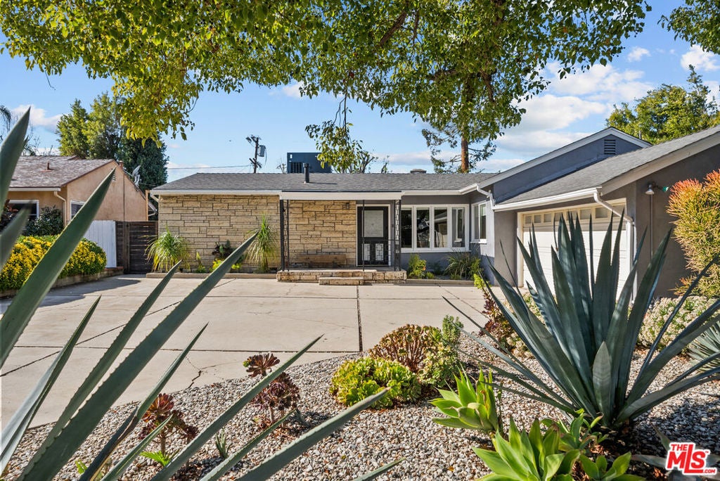 Photo of Listing #25549701