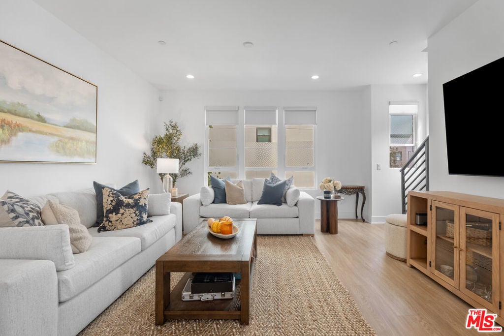 Photo of Listing #25611391