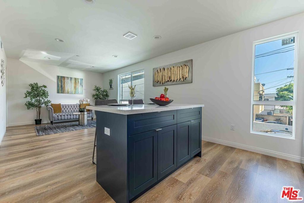 Photo of Listing #25612559