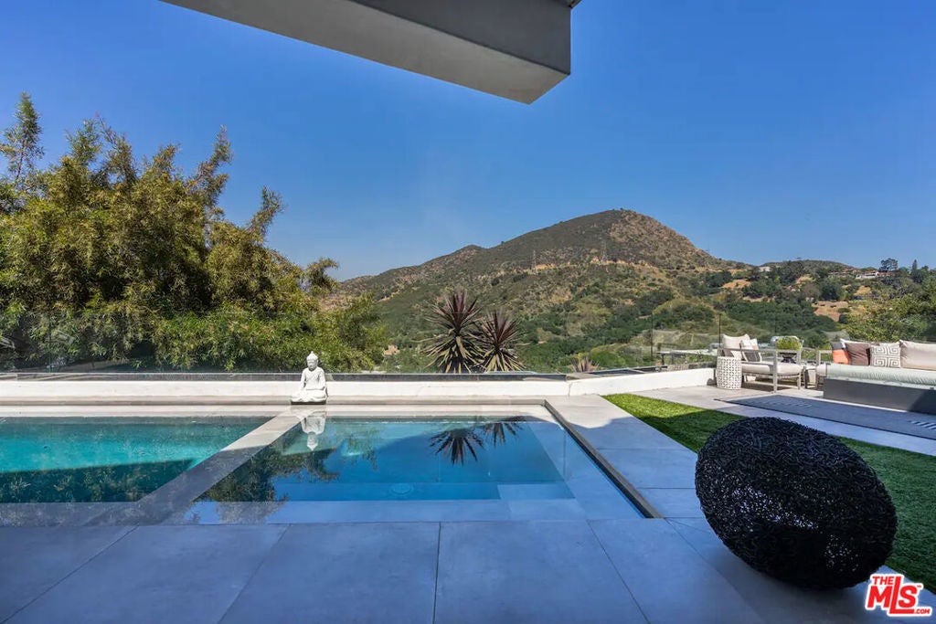 Photo of Listing #25612819