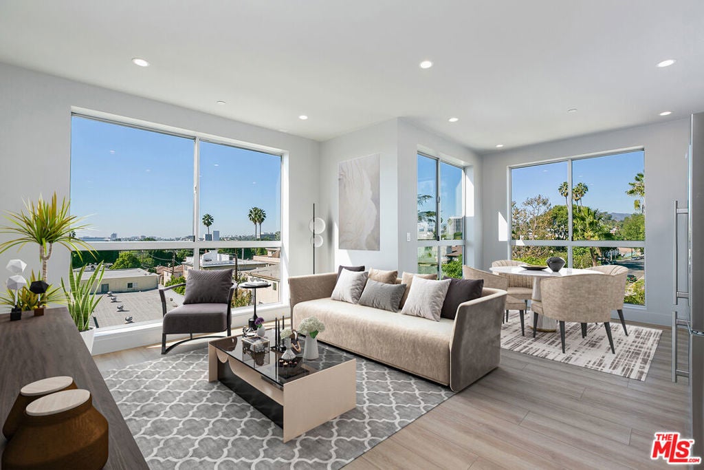 Photo of Listing #25613015