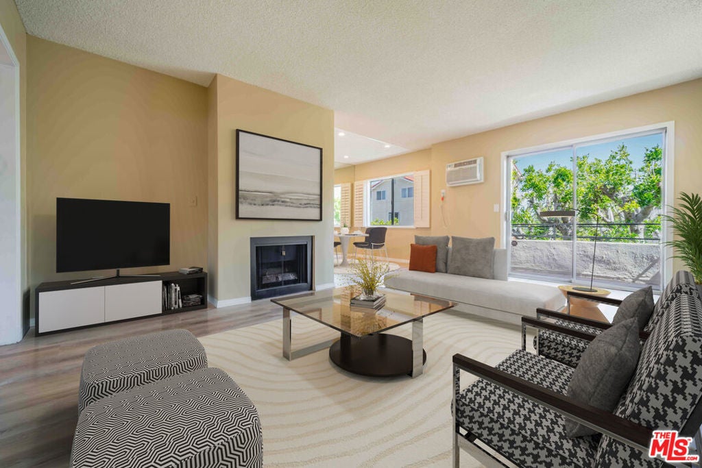 Photo of Listing #25612659