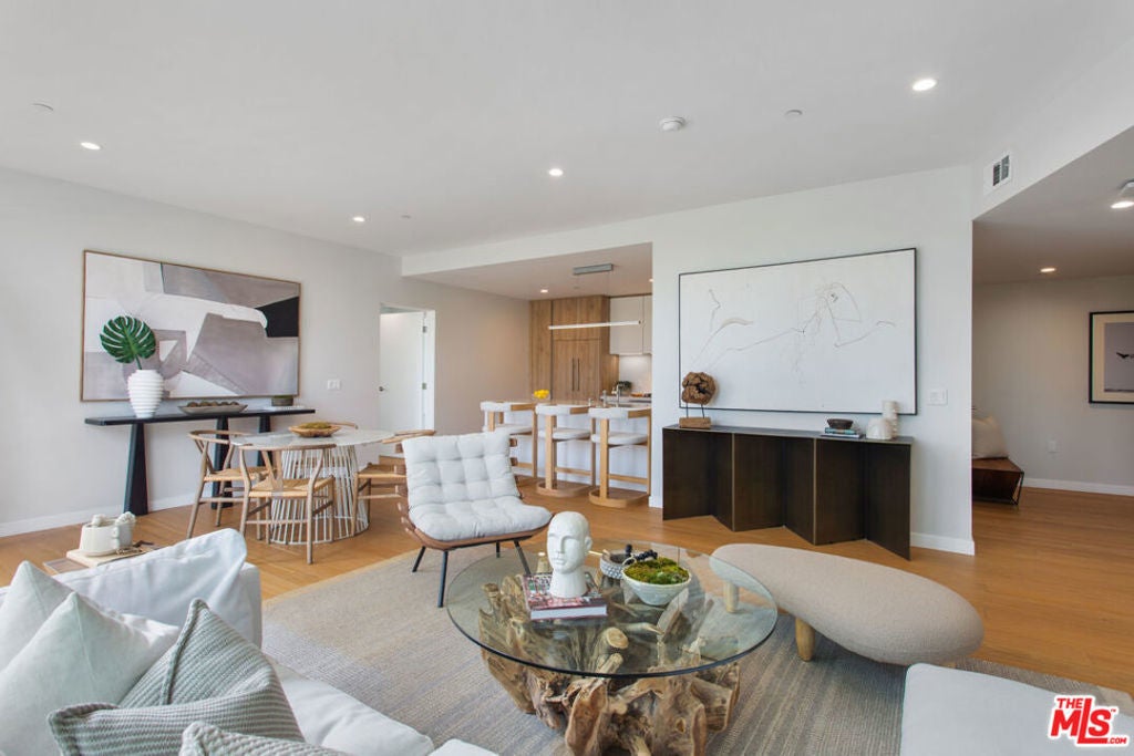 Photo of Listing #25612557