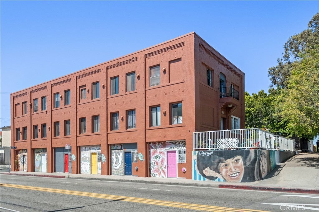 Photo of Listing #SB25251040