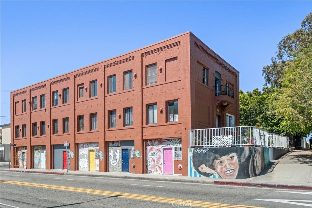 Photo of Listing #SB25251043