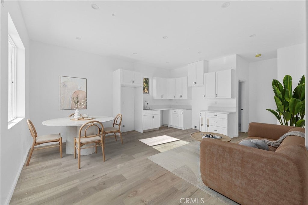 Photo of Listing #SR25250306