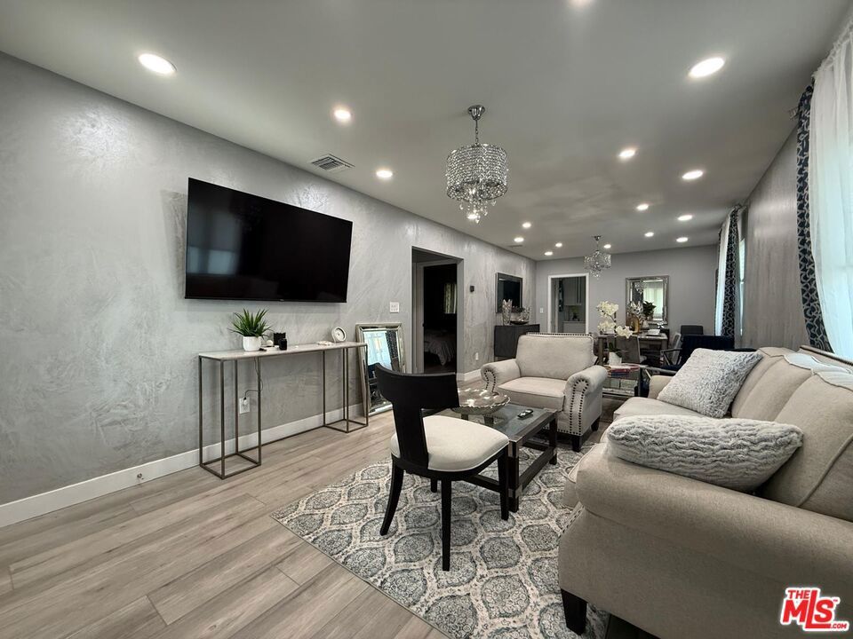 Photo of Listing #25612561