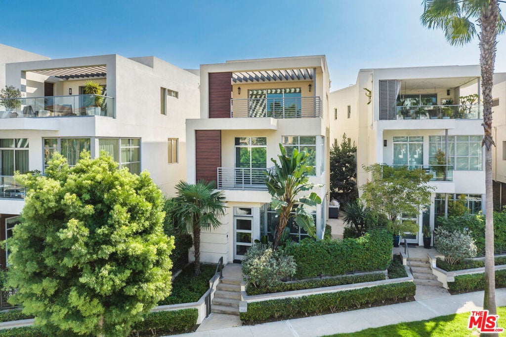 Photo of Listing #25613637