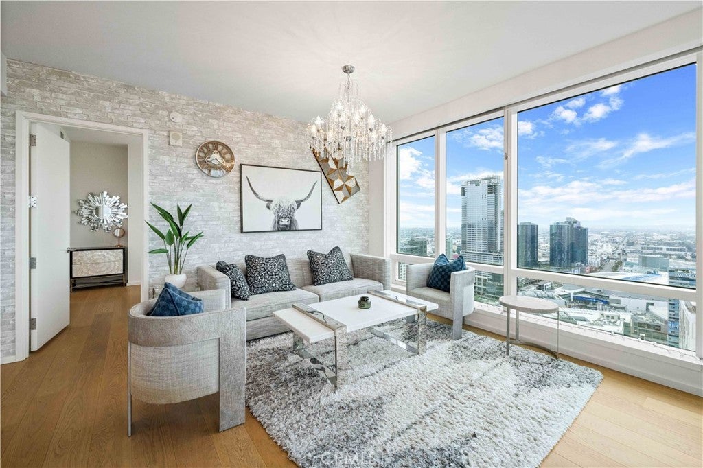 Photo of Listing #TR25250300