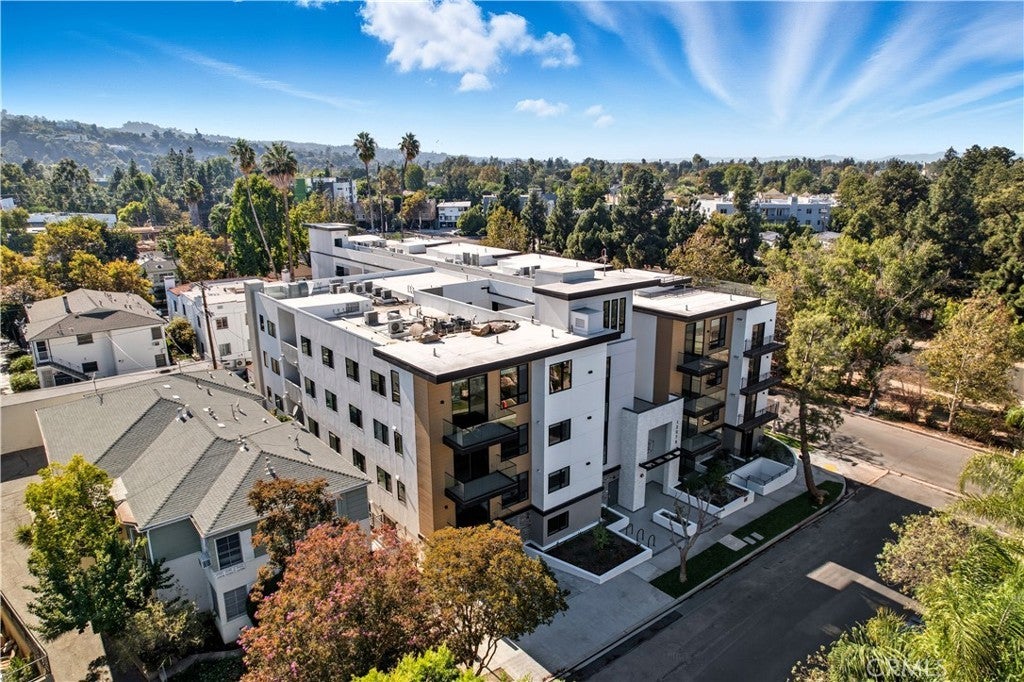 Photo of Listing #SR25252061