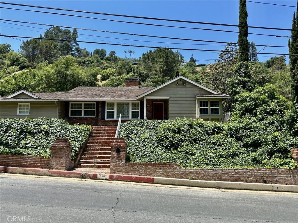 Photo of Listing #SR25252108