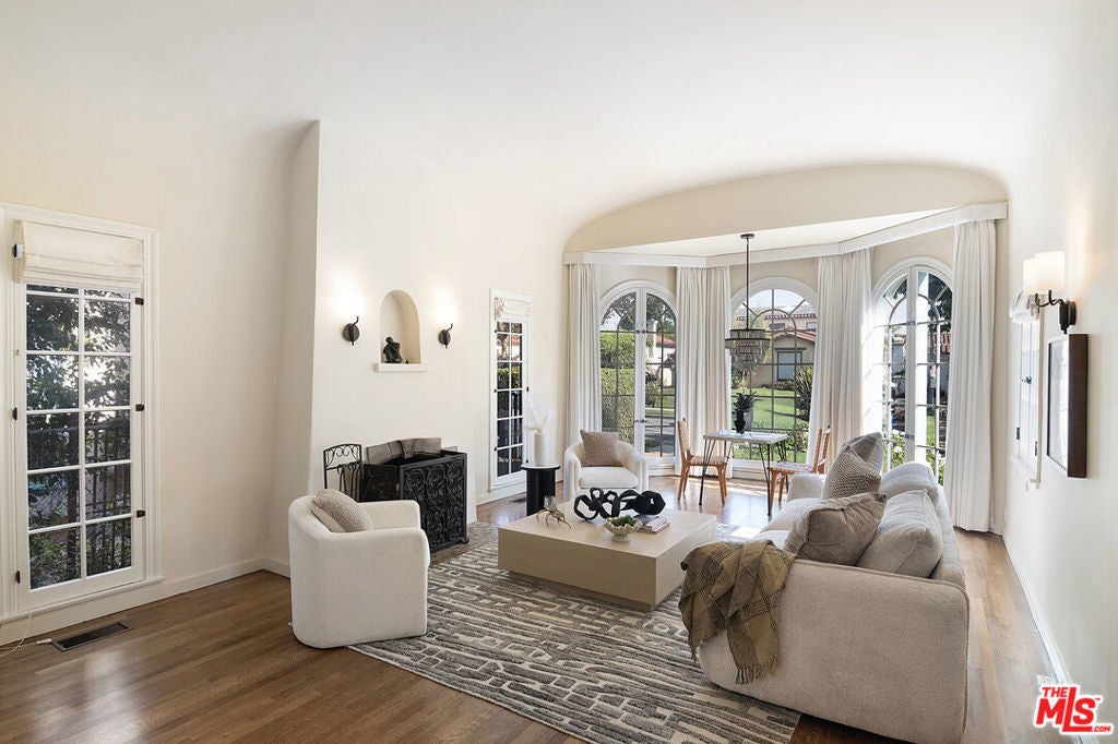 Photo of Listing #25613837