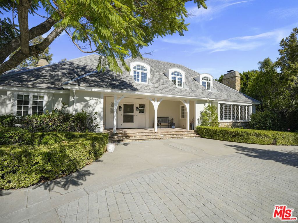 13161 Addison Street, Sherman Oaks