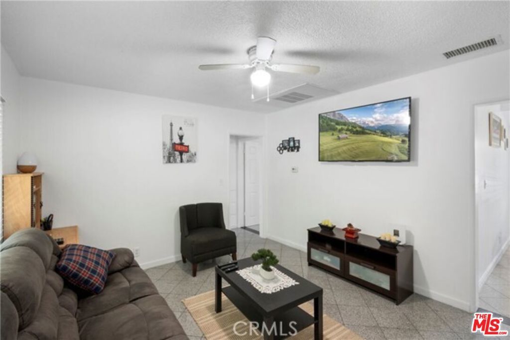 Photo of Listing #25613943