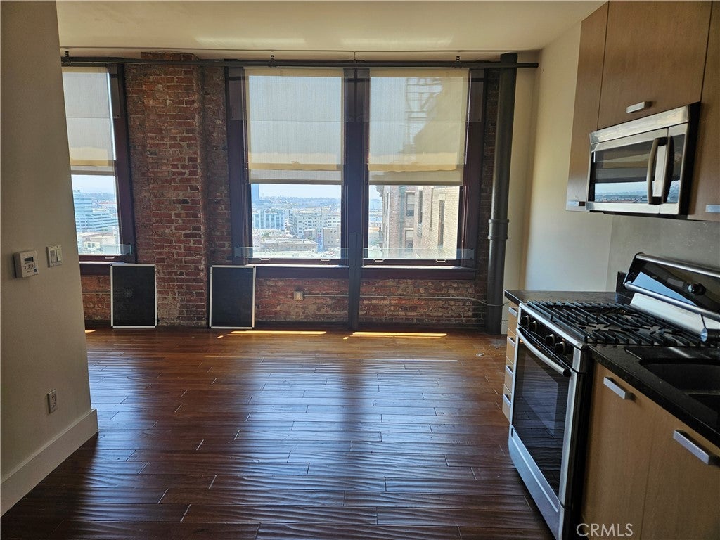 Photo of Listing #IV25252907