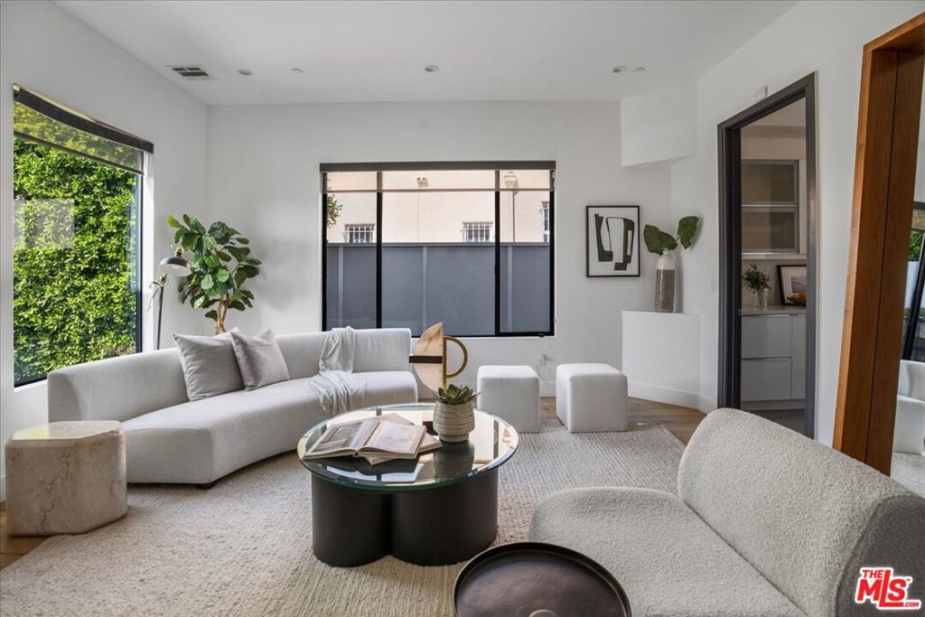 Photo of Listing #25613543