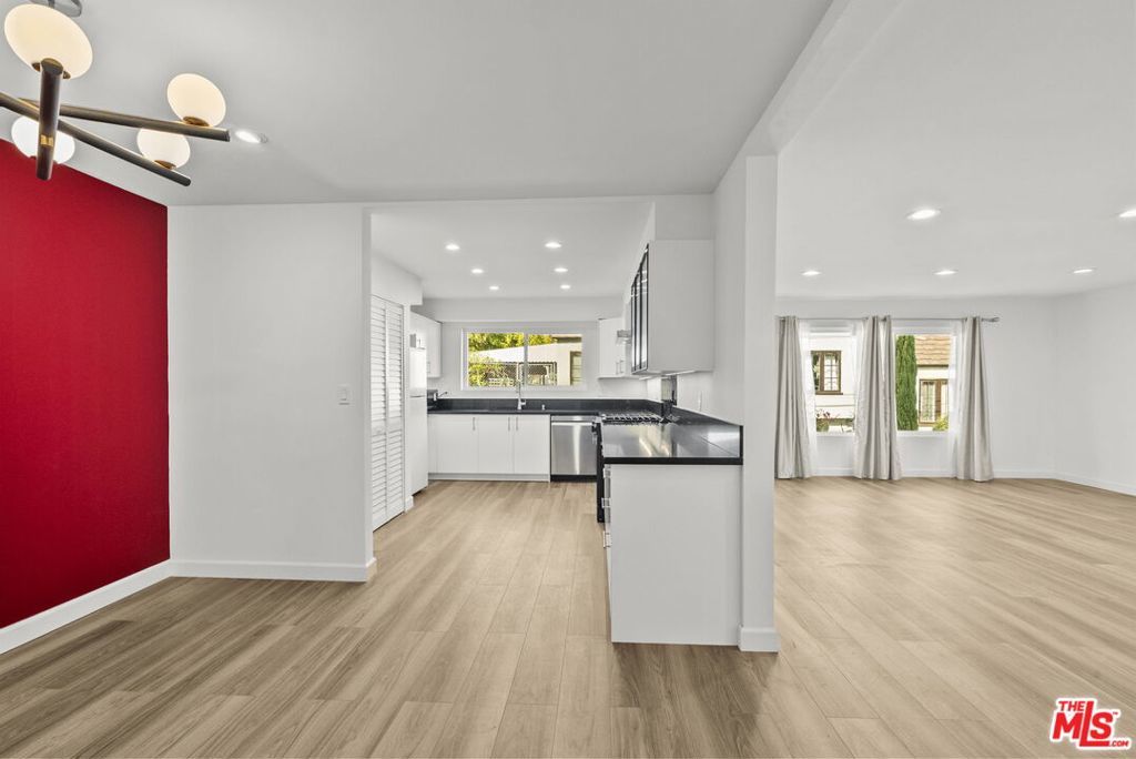 Photo of Listing #25611237