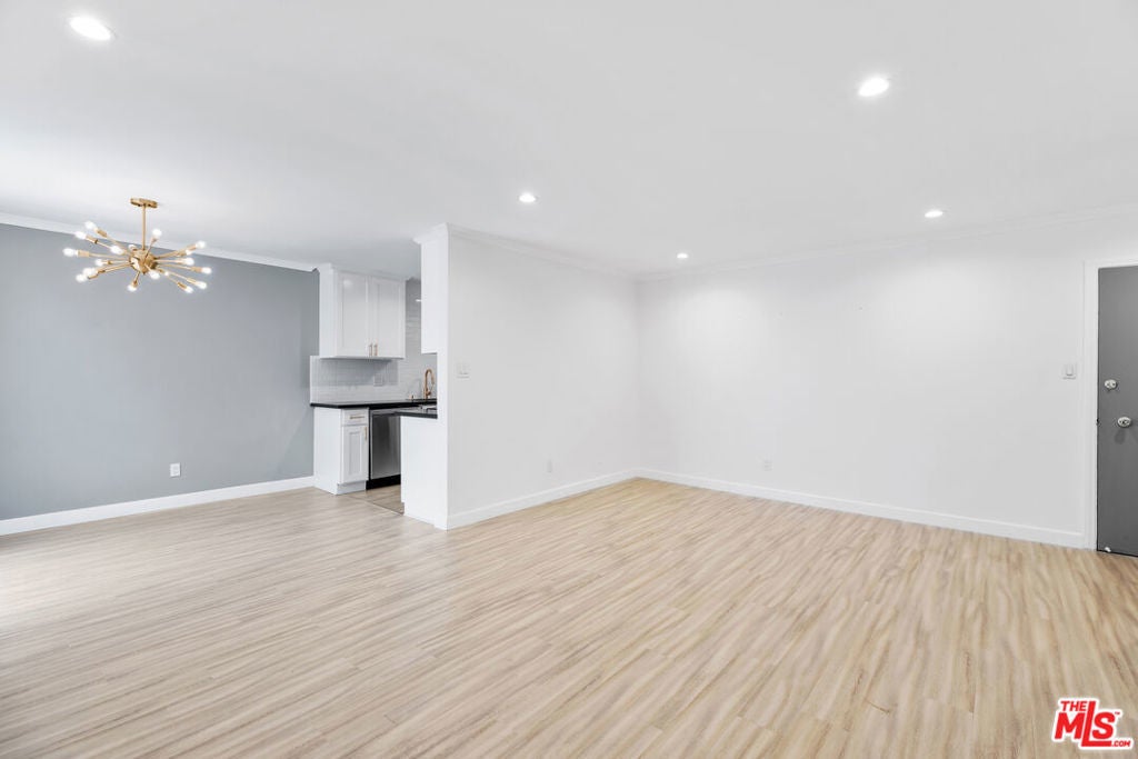 Photo of Listing #25614419