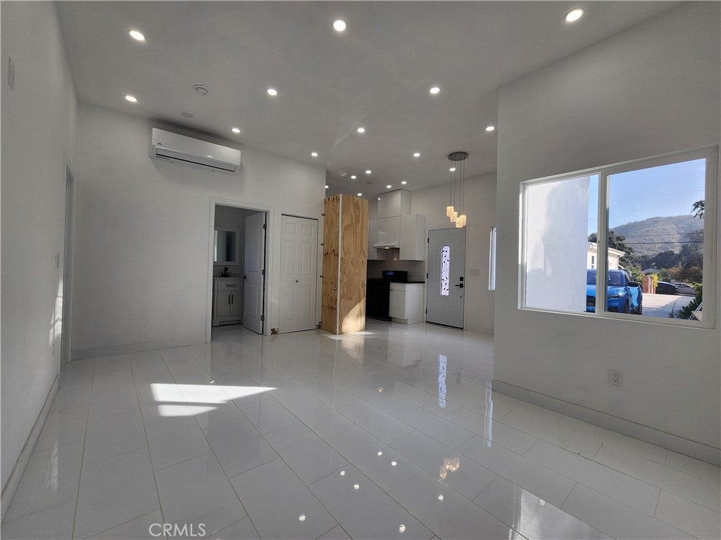 Photo of Listing #SR25253218