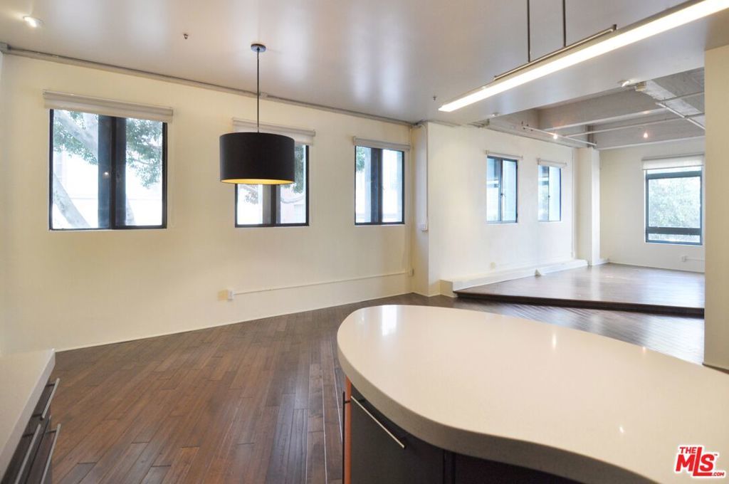 Photo of Listing #25614577