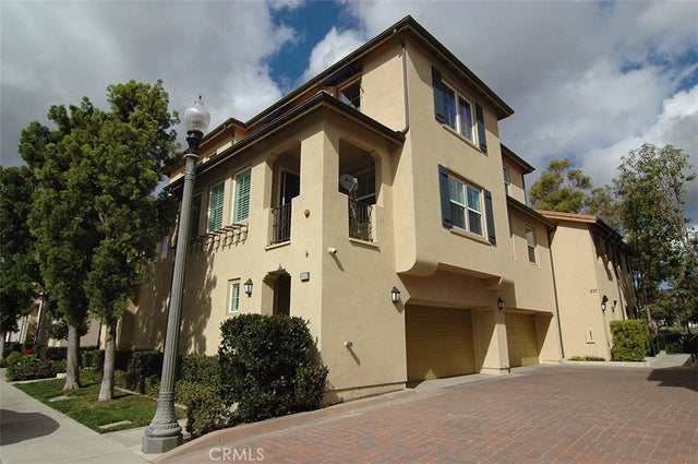 225 Lockford, Irvine.