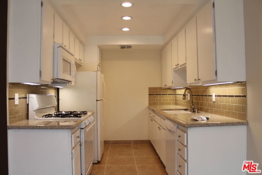 Photo of Listing #25615049