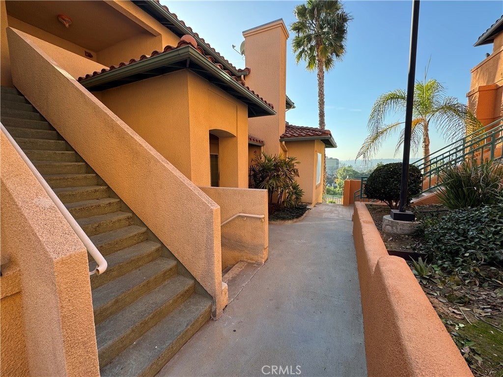 Photo of Listing #IV25254205