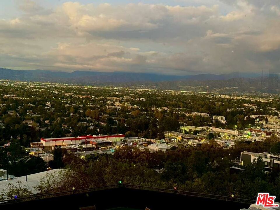 Photo of Listing #25614753