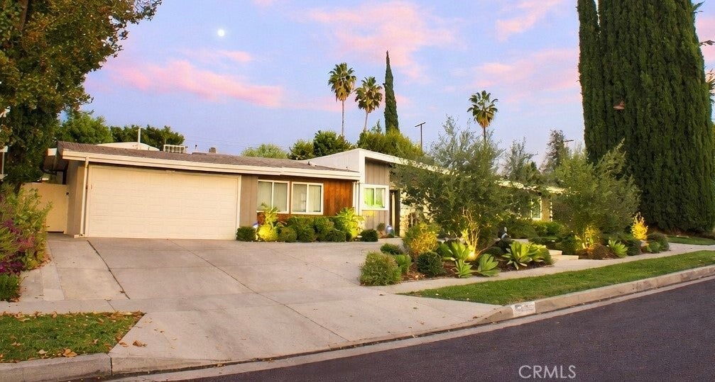 Photo of Listing #SR25254580