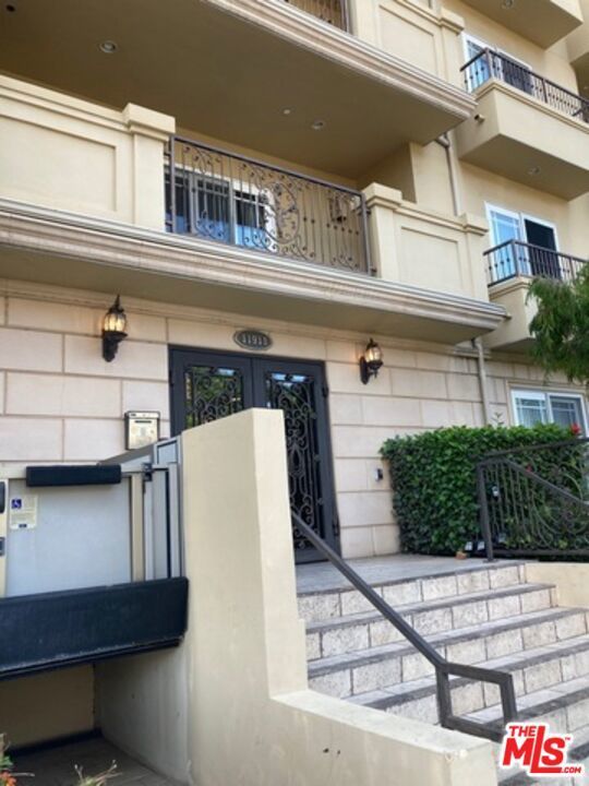 Photo of Listing #25615385