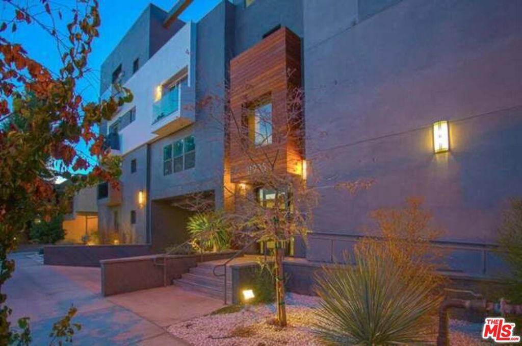 Photo of Listing #25615715