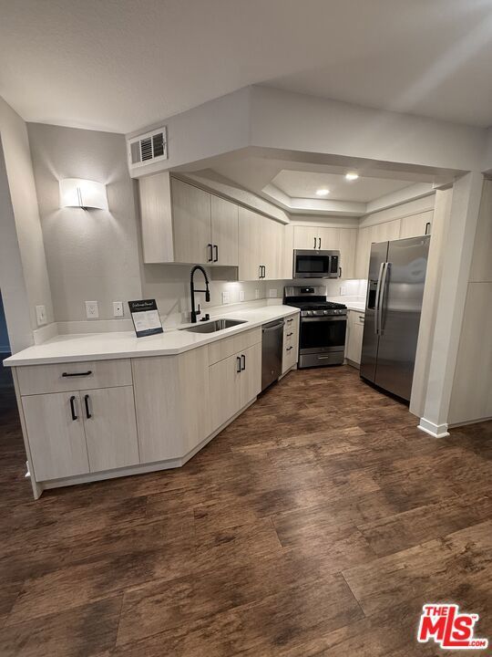 Photo of Listing #25615327