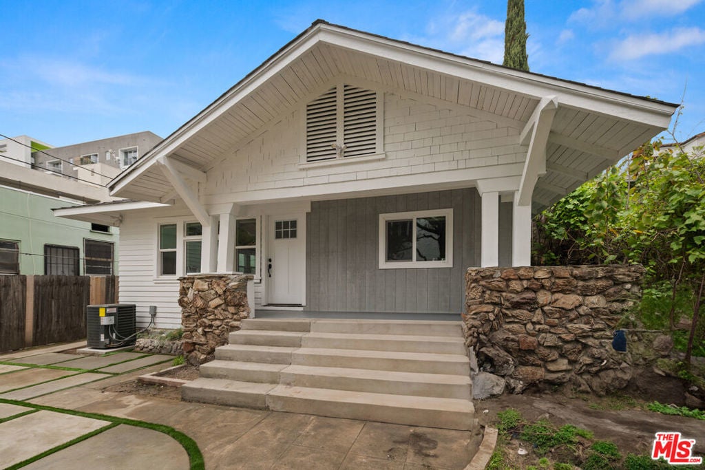 Photo of Listing #25615665