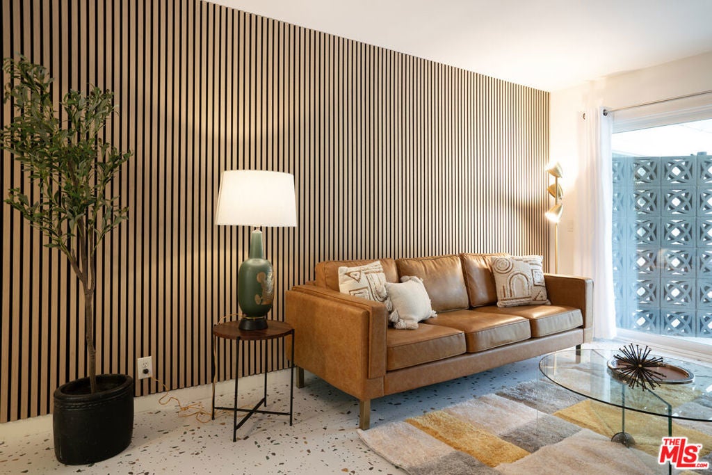 Photo of Listing #25615825