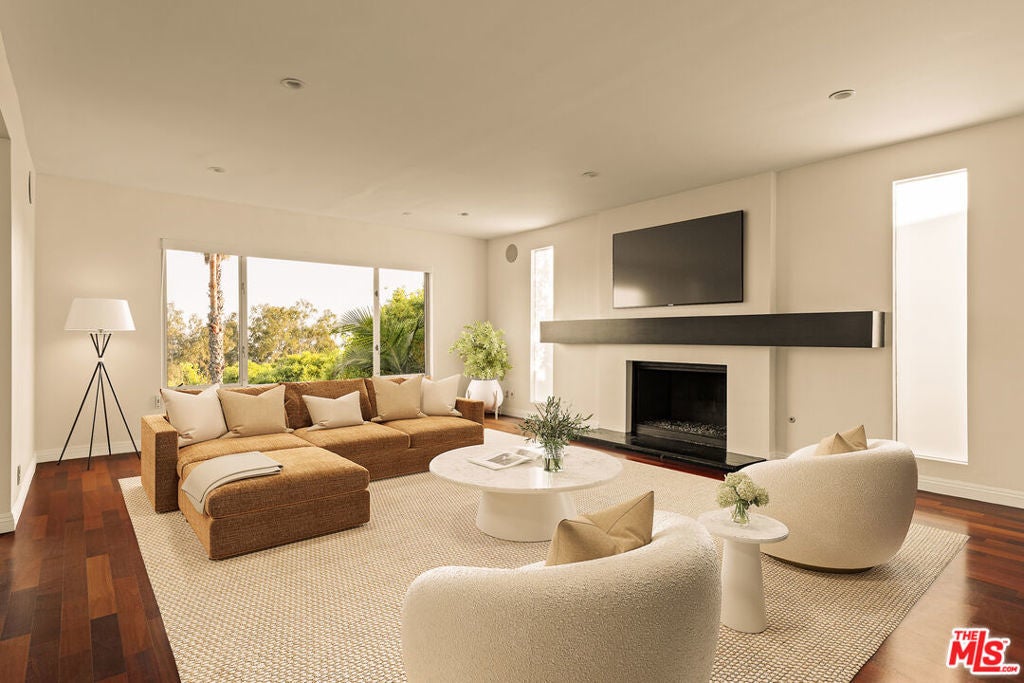 Photo of Listing #25616463