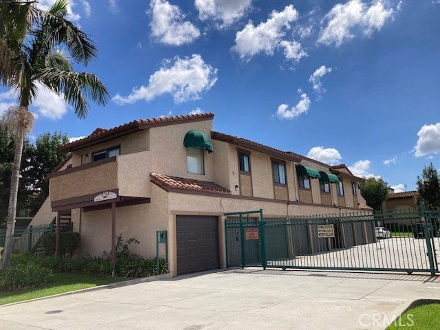 Photo of Listing #OC25256395