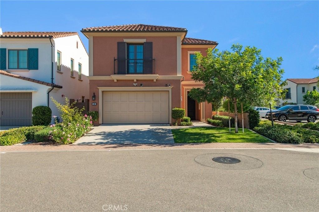200 Piazza, Irvine