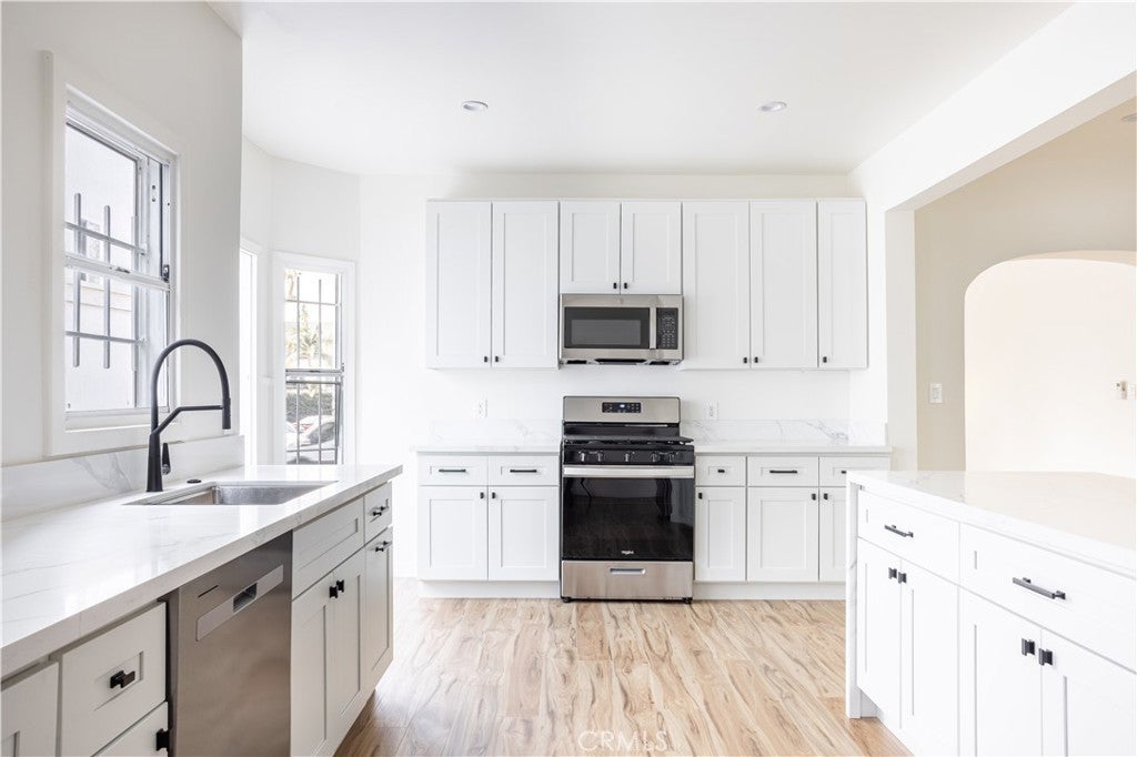 Photo of Listing #SR25256581