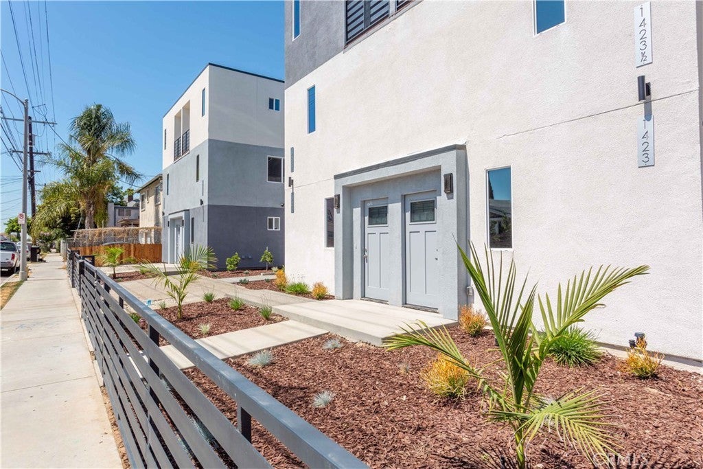 Photo of Listing #OC25256717