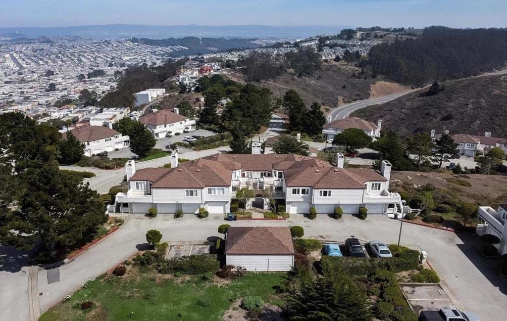 Photo of Listing #ML82027137